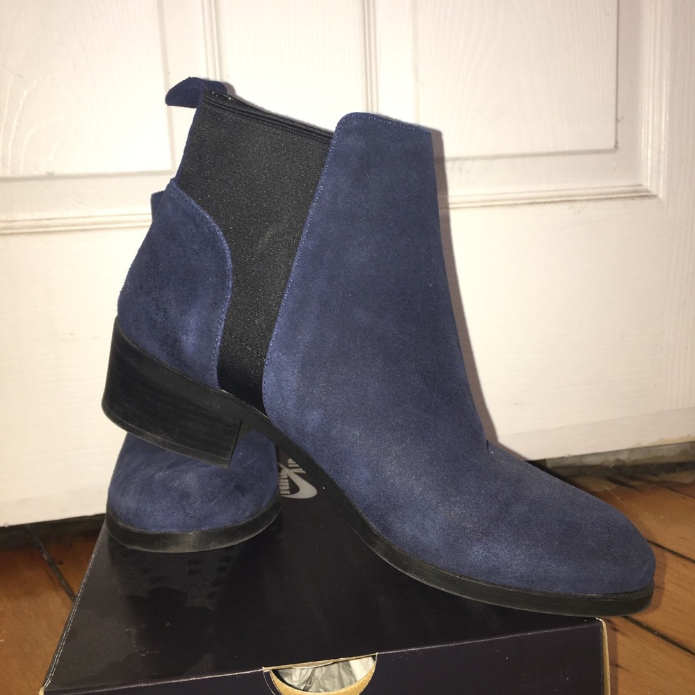 Seychelles Navy Suede Chelsea boots
